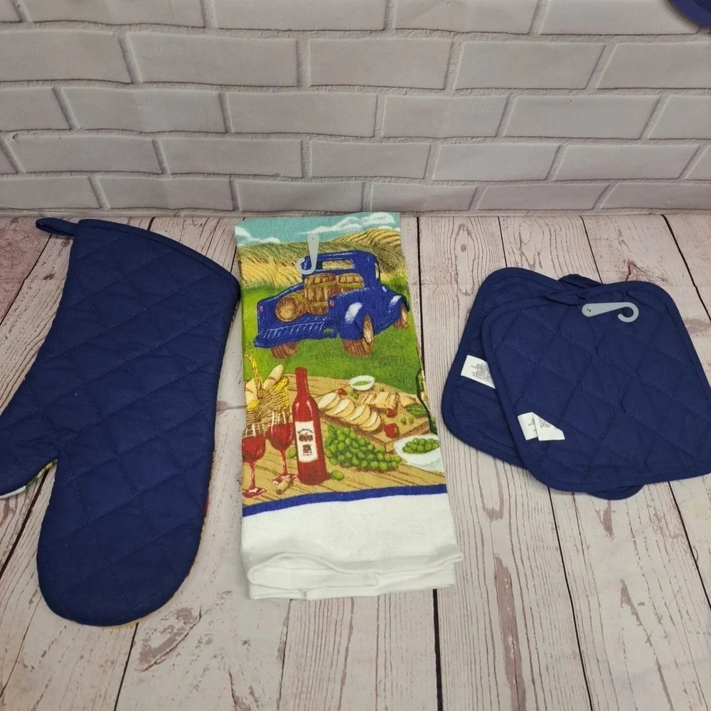 Country Kitchen Vineyard 4pc Oven Mitt, Towel, Pot holders 100% Cotton NWT